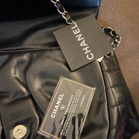 CHANEL - Picture 7 of 7